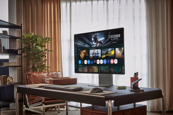 Samsung 32 M90SF 4K UHD Smart OLED Monitor with AI Camera-26