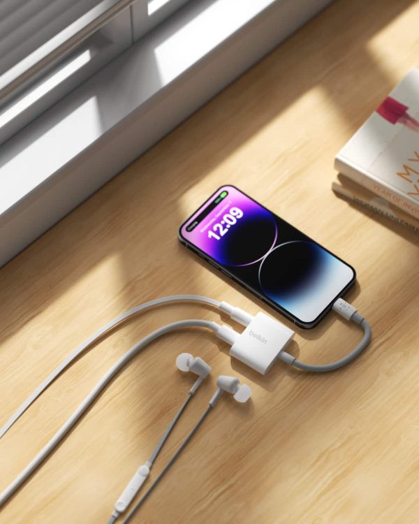 RockStar 3.5mm Audio Charge Adapter for iPhone MFi Certified-6