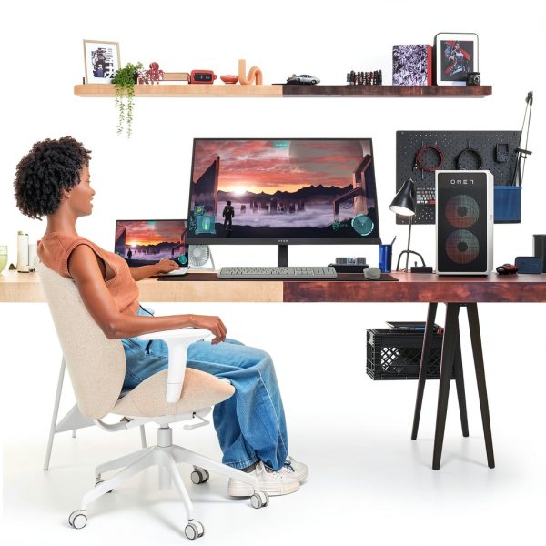 HP OMEN 35L Gaming Desktop AMD Ryzen 7 9800X3D 32GB DDR5-9